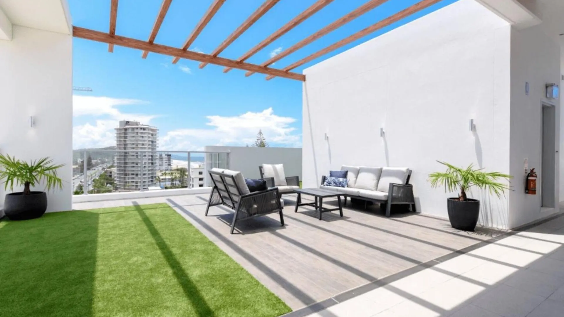 Apartment Palm Beach Escape With Rooftop Pool - Coasthm Gold Coast