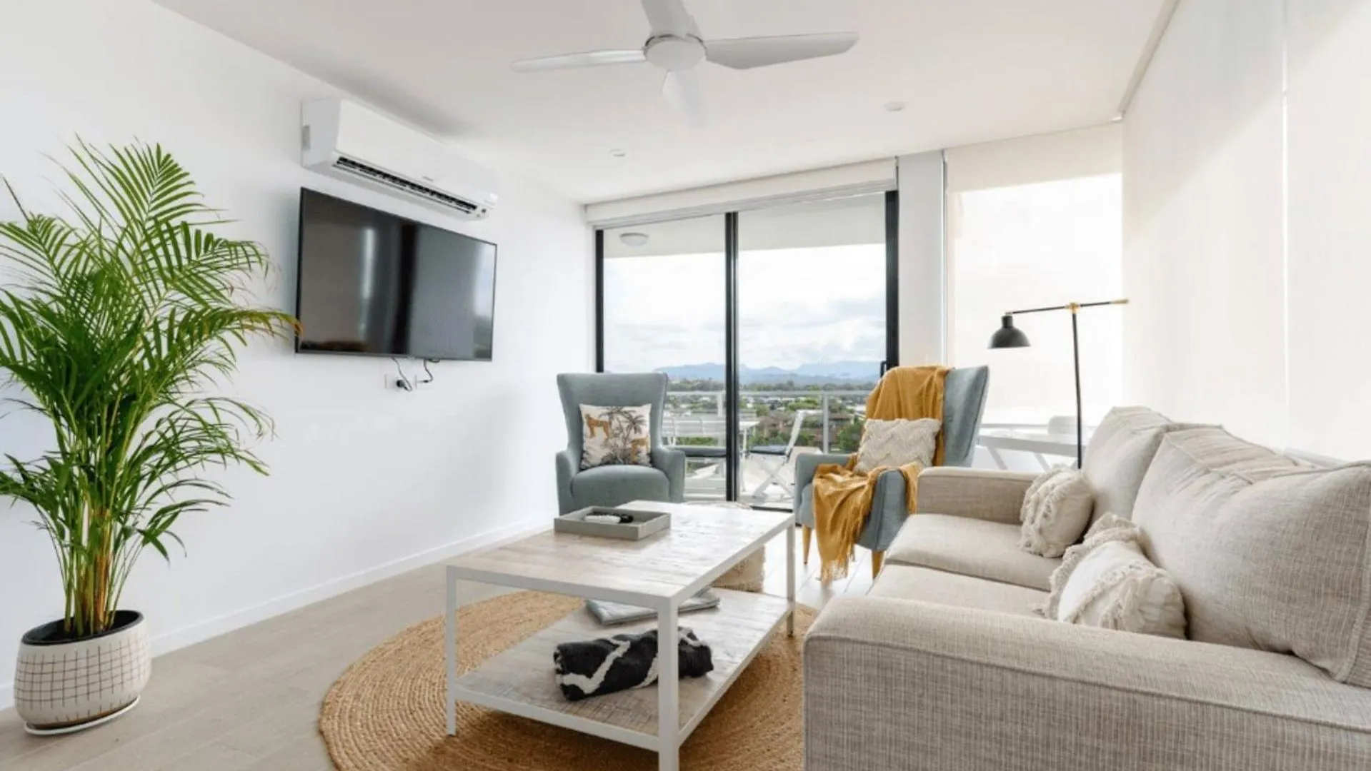 Palm Beach Escape With Rooftop Pool - Coasthm Gold Coast 0*,  Australia