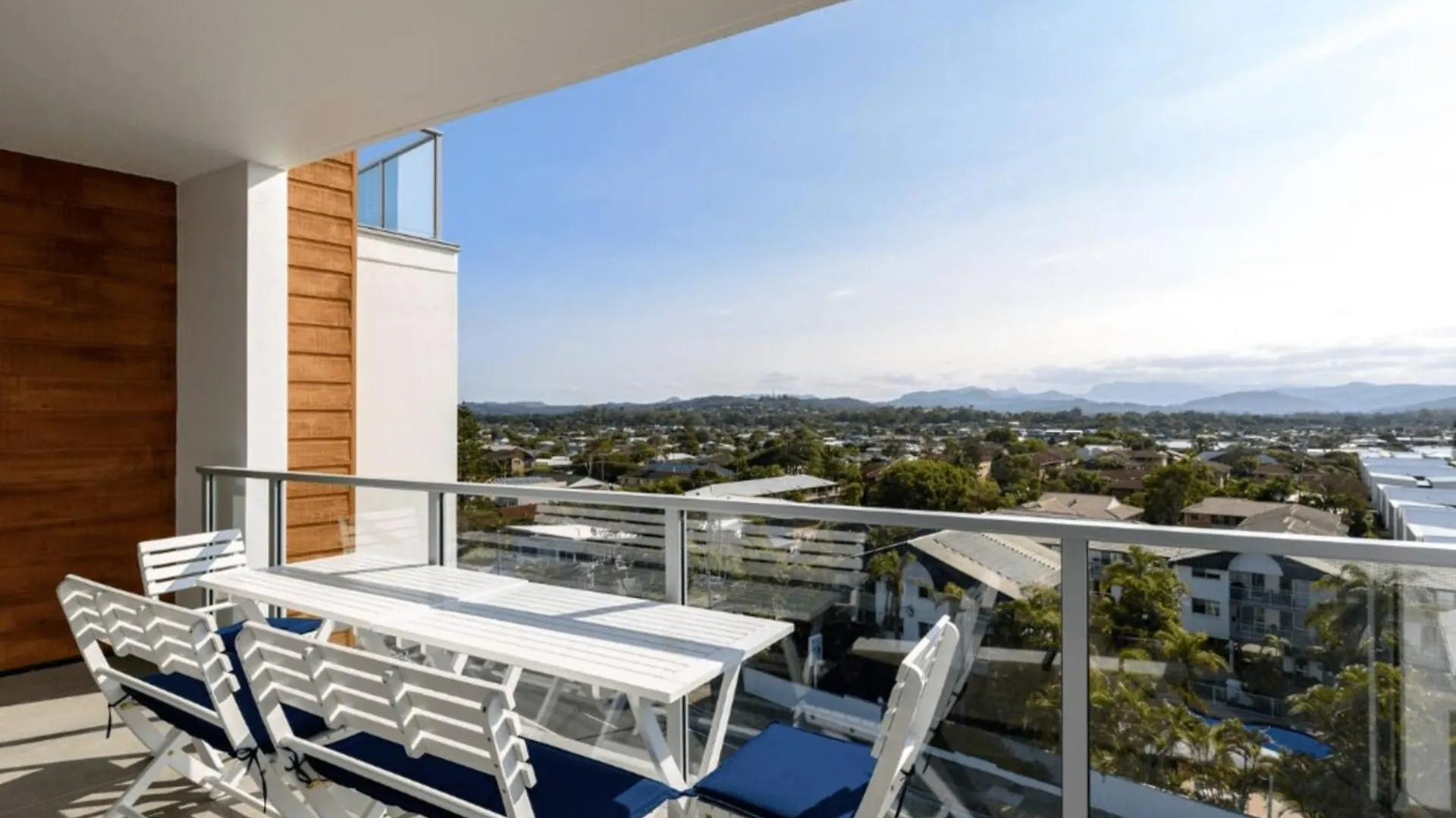Palm Beach Escape With Rooftop Pool - Coasthm Gold Coast Apartment
